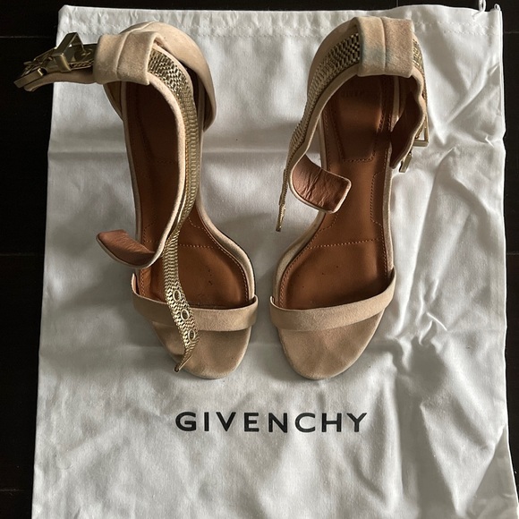 Givenchy Guiliana in Blush - Picture 2 of 3